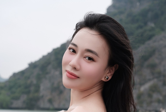 Nhan sắc Phương Oanh ngày trở lại MXH
