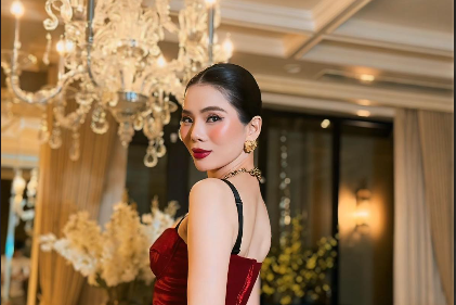 'Nữ hoàng phòng trà' U50 vẫn quyến rũ, sở hữu biệt thự từ Việt Nam đến Mỹ