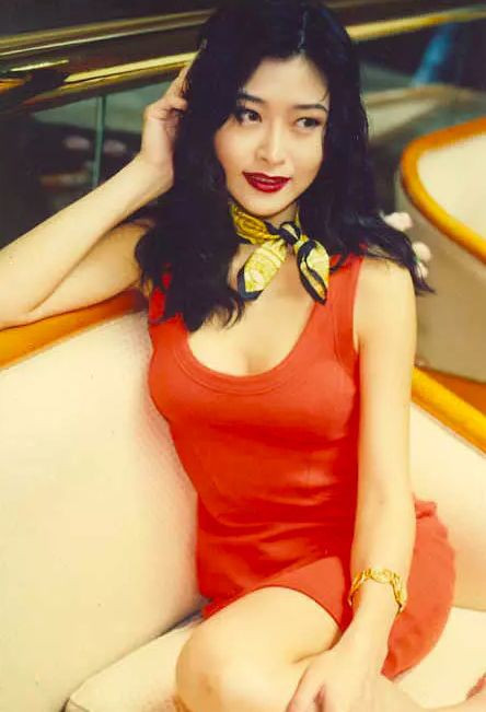 Cô gái vàng trong làng phim nóng Diệp Ngọc Khanh: Nữ hoàng 18+ hóa phú bà bạc tỷ, cuộc sống mỹ mãn nhờ mối tình vỏn vẹn 6 tháng - Ảnh 4.