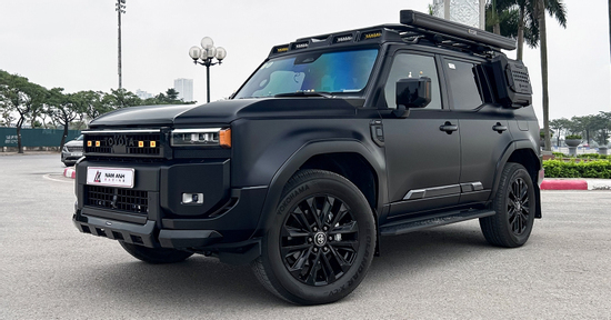 Vừa mua Land Cruiser Prado gần 4 tỷ, chủ xe chi 200 triệu độ thành xe camping