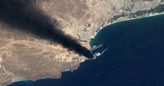 Căng thẳng Trung Đông leo thang, ông Trump yêu cầu phong tỏa ảnh vệ tinh