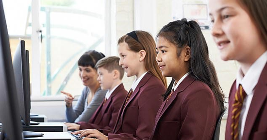 Học sinh thui chột tư duy, mất kỹ năng cốt lõi vì phụ thuộc trí tuệ nhân tạo