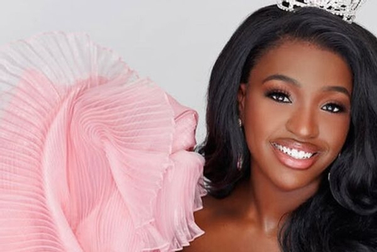 Một hoa hậu qua đời sau thời gian chống chọi với ung thư