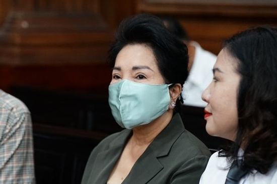 Những hình ảnh đầu tiên của Cựu CEO Quốc Cường Gia Lai Nguyễn Thị Như Loan tại phiên toà sáng nay