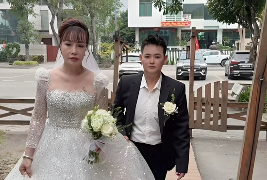 'Cô dâu Thu Sao' chụp ảnh cưới: Dư luận xôn xao, bạn trai mới lần đầu lên tiếng