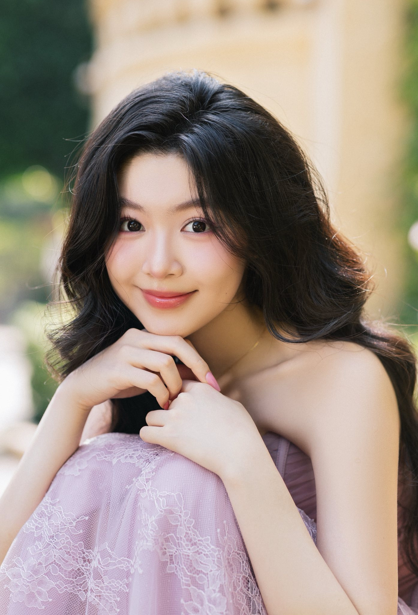 Lọ Lem 20 tuổi nhà MC Quyền Linh: Vẻ đẹp nàng thơ và cuộc sống hiện tại - Ảnh 2.