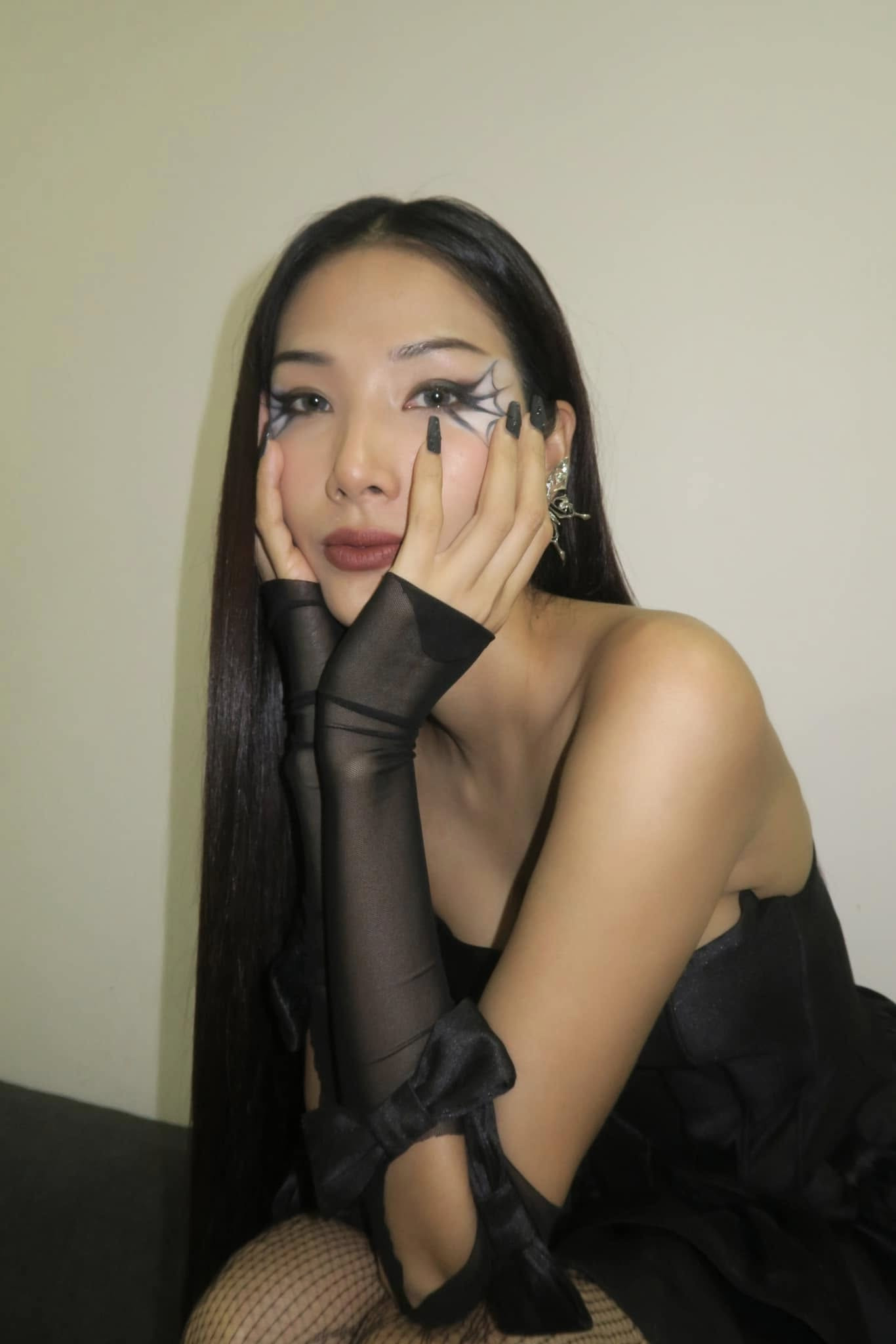 Á hậu quê Thanh Hóa vừa đăng ký casting Victoria's Secret có sắc vóc ra sao?插图 Á hậu Hoàng Thùy vừa đăng ký casting Victoria's Secret có sắc vóc ra sao? - Ảnh 2.