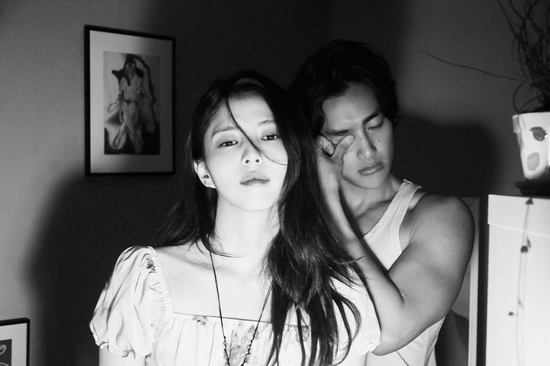 Bạn trai tin đồn Han So Hee của sở hữu body cực phẩm, vẻ ngoài khiến dân mạng đứng hình