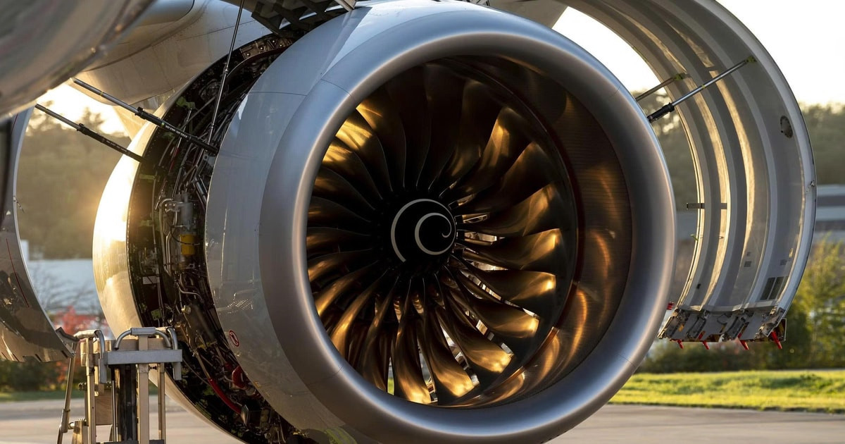 Động cơ máy bay.jpg