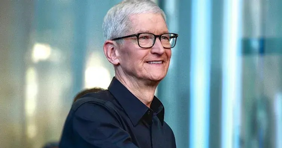 Một việc 'đều như vắt tranh' mỗi buổi sáng của Tim Cook