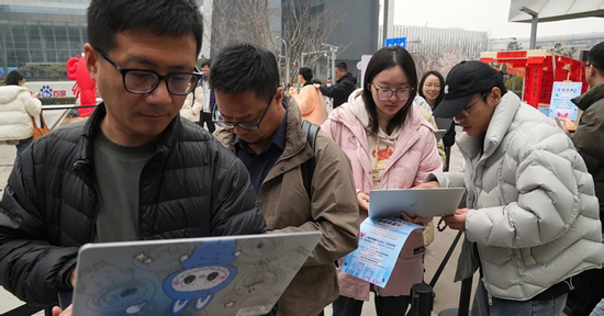 Google và Meta dồn lực vào AI tự hành động, quyết biến công nghệ thành 'mỏ vàng'