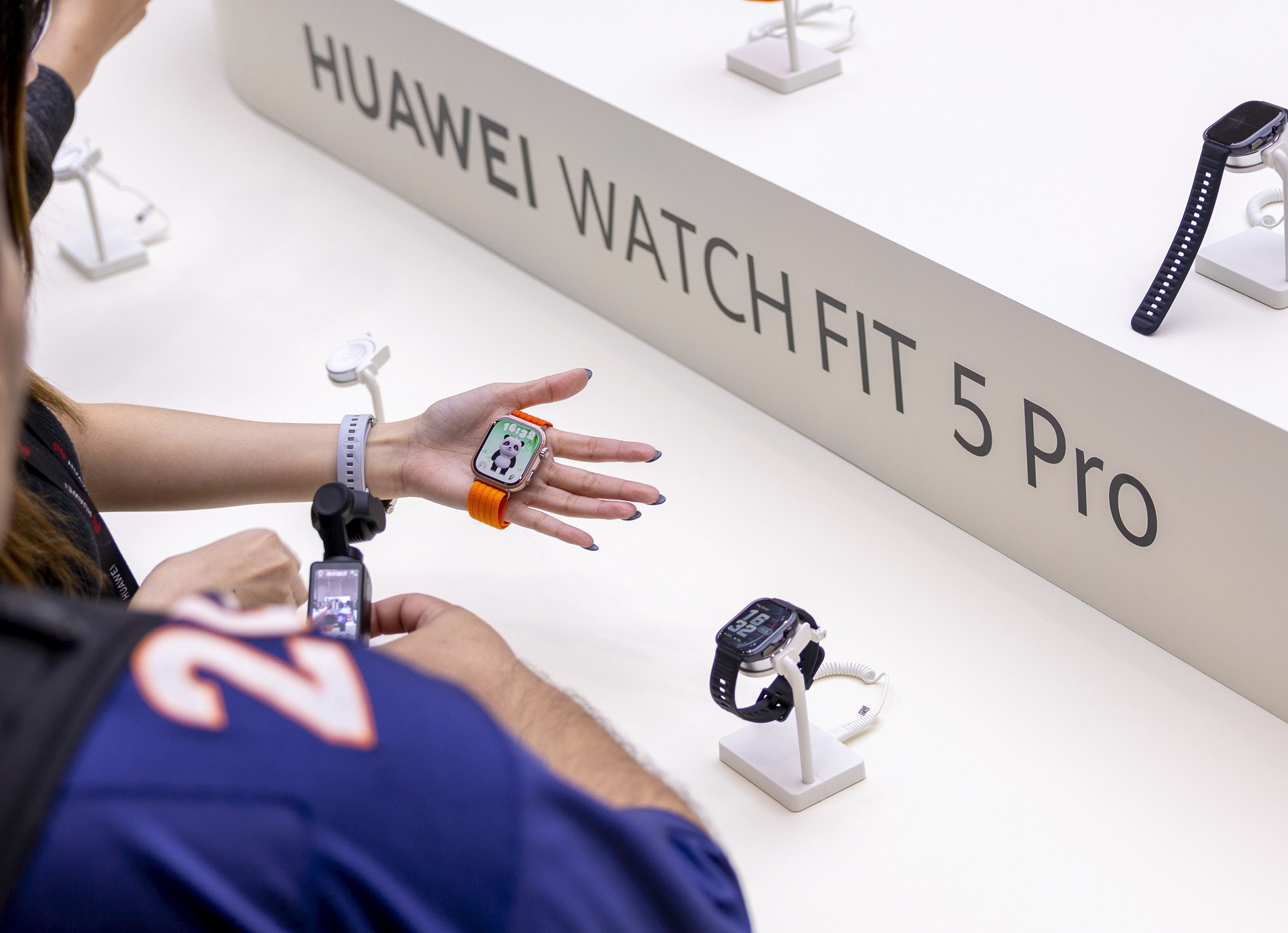 Katleen Phan Võ và Vương Quốc Khánh nổi bật tại sự kiện toàn cầu của Huawei ở Thái Lan插图2 Ảnh 3.jpg