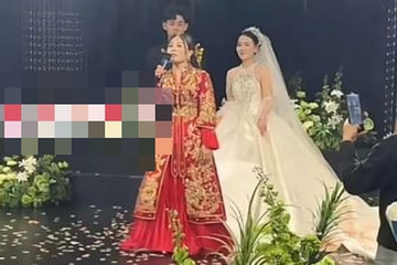 Đang tổ chức đám cưới, mẹ chú rể có hành động lạ khiến cô dâu tái mặt