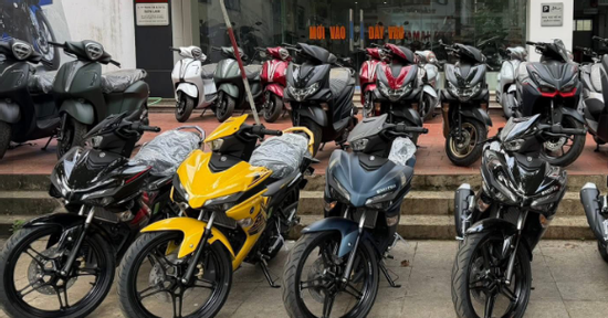 Giá xe máy đầu tháng 5, xe côn tay 'hot' khan hàng chênh cao tại đại lý
