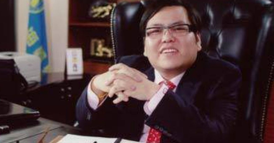 Từng là tỷ phú trẻ nhất Trung Quốc, người đàn ông này thành 'đệ nhất phá gia chi tử', bị truy nã vì khoản nợ khổng lồ