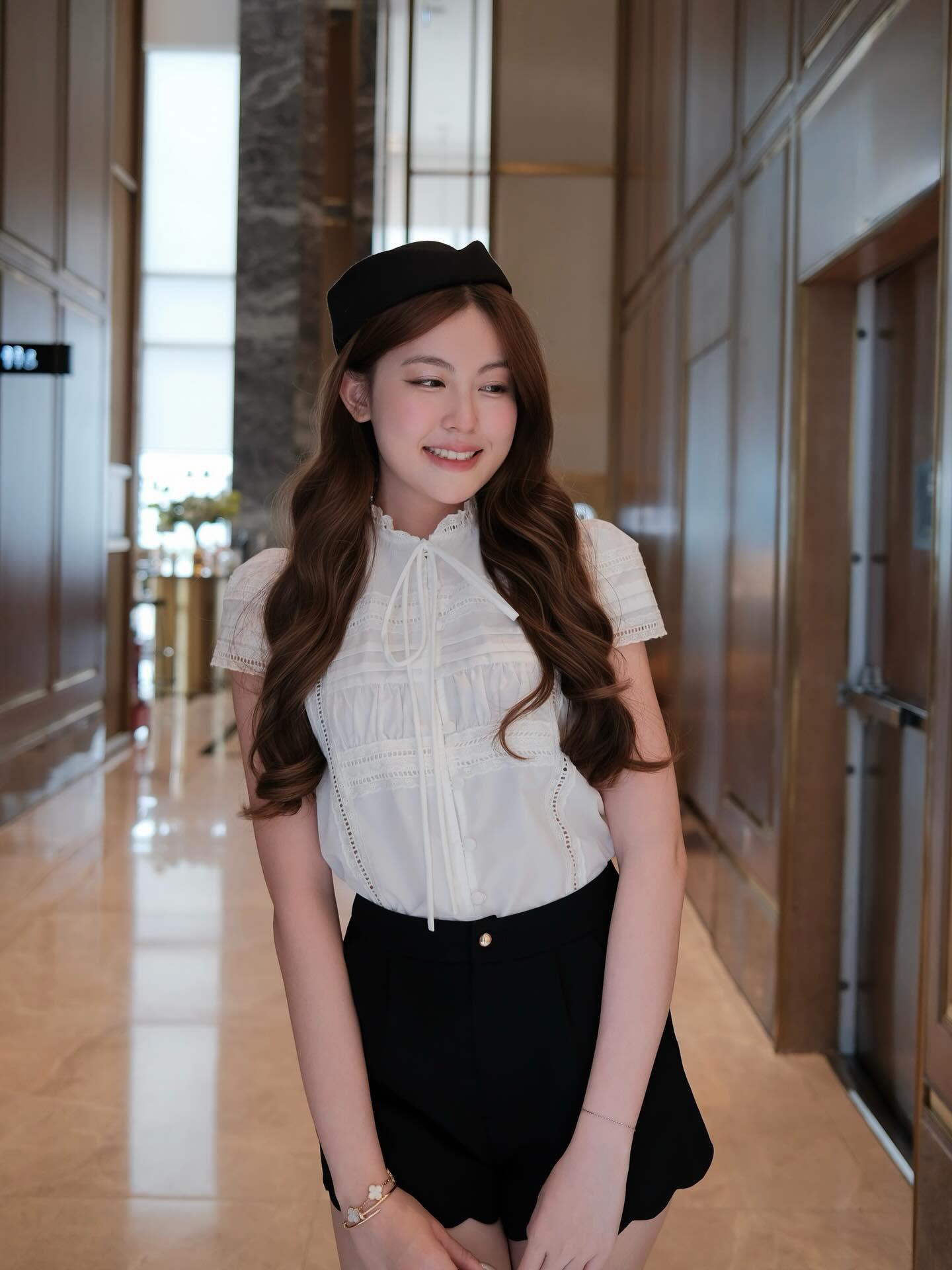Có thể là hình ảnh về đồ ngủ và văn bản
