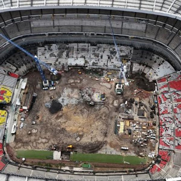 Estadio Azteca - nơi diễn ra trận khai mạc World Cup đang bị sụt lún gây lo ngại, CĐV phát hiện mảng bê tông rơi từ khán đài
