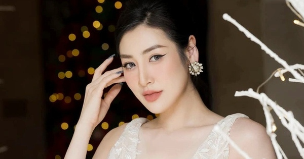 Nàng Á hậu rời showbiz: Sống đời xa hoa, ở biệt thự ven sông đắt đỏ bậc nhất Hà thành