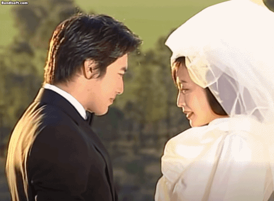 23 năm qua chưa thấy đám cưới nào đẹp vậy: Cô dâu visual đi trước thời đại, chú rể chuẩn bạch mã hoàng tử