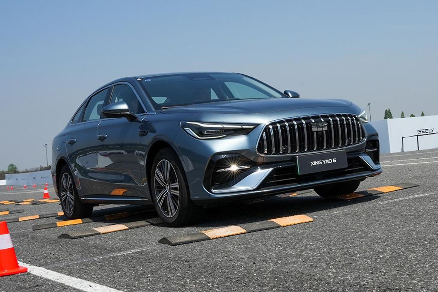geely emgrand 1 kh1i.jpg