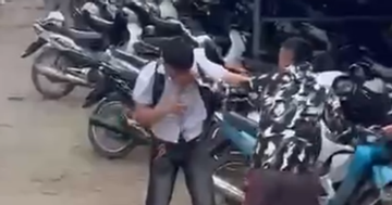 Nam sinh lớp 12 bị nhóm thanh niên mặc quần cộc đột nhập vào trường hành hung
