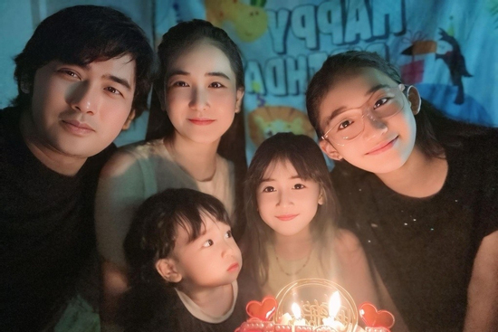 Nữ sinh cấp 3 được nam thần VTV theo đuổi năm 16 tuổi: Kết hôn sớm, mẹ 3 con vẫn cực trẻ trung
