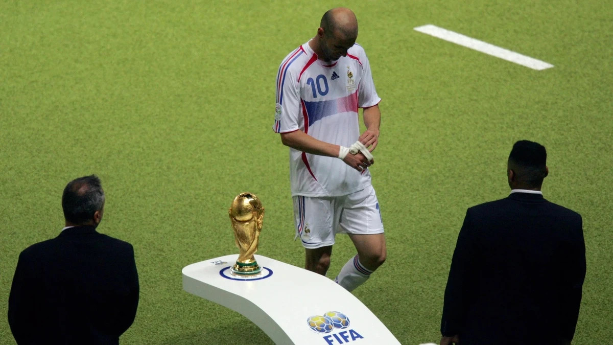 zinedinezidaneworldcup2006finaltrophy