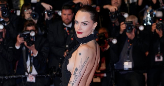 Siêu mẫu 34 tuổi khiến người hâm mộ đỏ mặt vì diện váy xẻ sâu táo bạo ở Cannes 2026