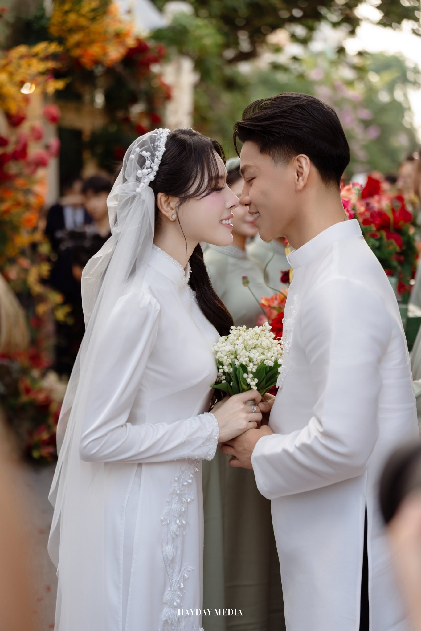 Văn Thanh cưới nàng tiểu thư giáu có, rước dâu hoành tráng bằng siêu xe插图1 7005310131222693030700834743403734182388129849n