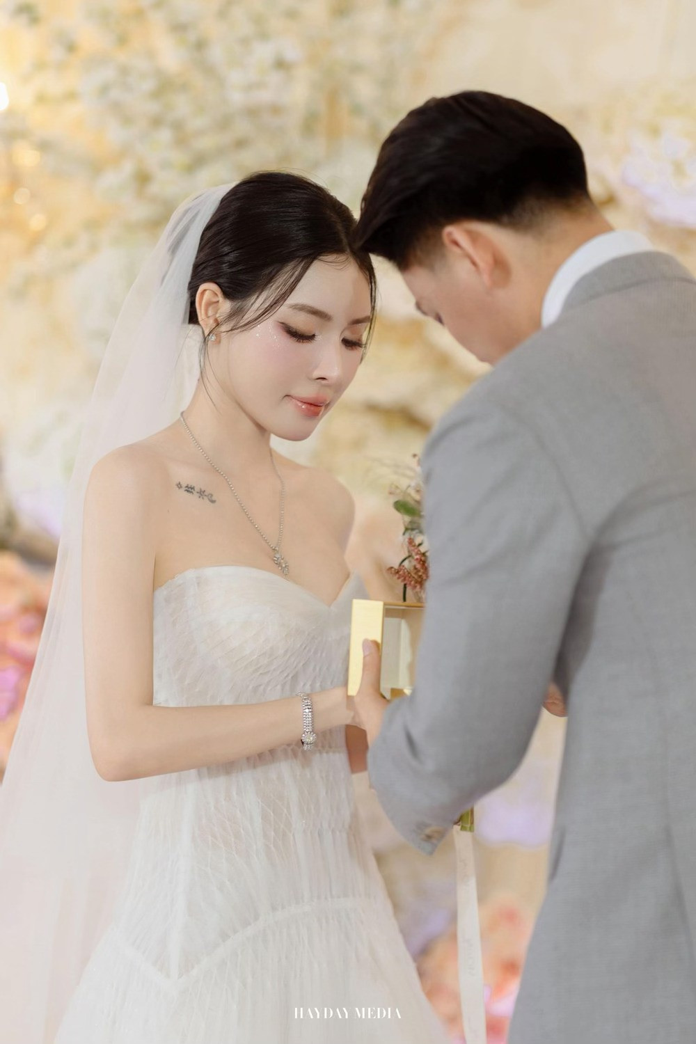 Văn Thanh cưới nàng tiểu thư giáu có, rước dâu hoành tráng bằng siêu xe插图3 70258953714493831372226811168927548999891509n