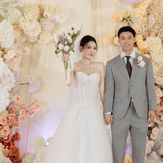 Văn Thanh cưới nàng tiểu thư giáu có, rước dâu hoành tráng bằng siêu xe