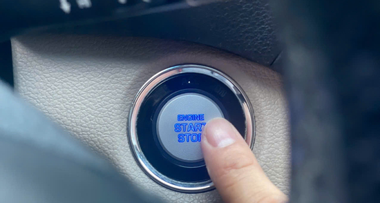 Cách bật điện trên ô tô Start/Stop mà không cần nổ máy, nhiều lái mới chưa biết