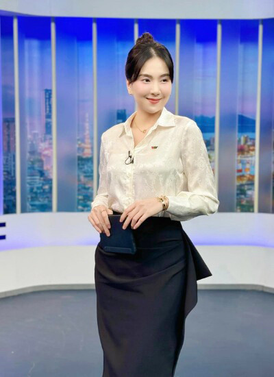 Cuộc sống giàu sang của mỹ nhân VTV: Nghỉ việc ngay khi cưới thiếu gia kém tuổi, hạ sinh quý tử cho gia tộc- Ảnh 1.