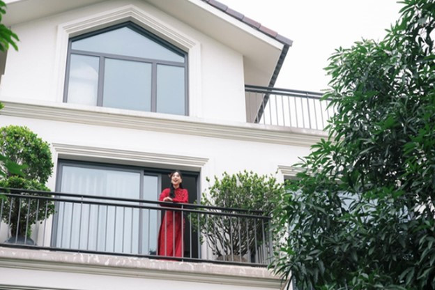 Cuộc sống giàu sang của mỹ nhân VTV: Nghỉ việc ngay khi cưới thiếu gia kém tuổi, hạ sinh quý tử cho gia tộc- Ảnh 7.