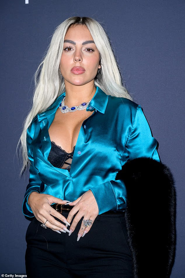Vợ sắp cưới của Ronaldo gây choáng tại Cannes, nhuộm tóc bạch kim, khoe nhẫn đính hôn 3 triệu USD插图3 image 5