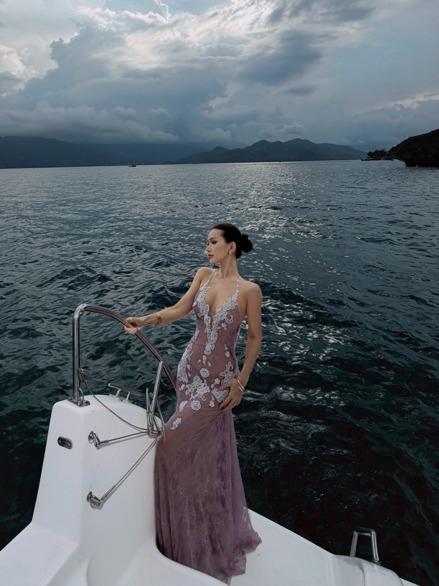 Có thể là hình ảnh về thuyền