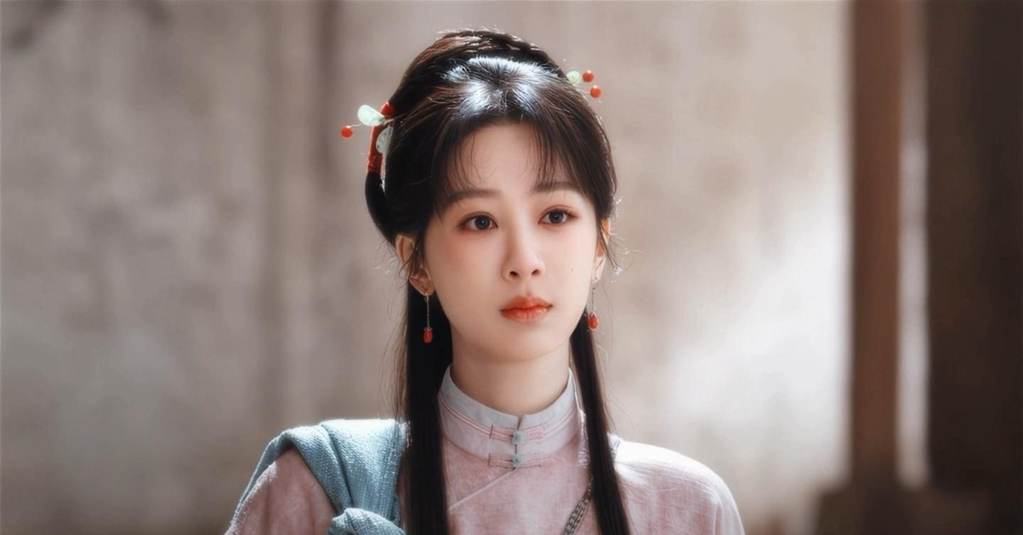 tung-bi-nghi-se-lep-ve-truoc-phim-cua-duong-duong-gia-nghiep-do-duong-tu-dong-chinh-bat-ngo-tao-cu-but-toc-manh-me-1345.jpg