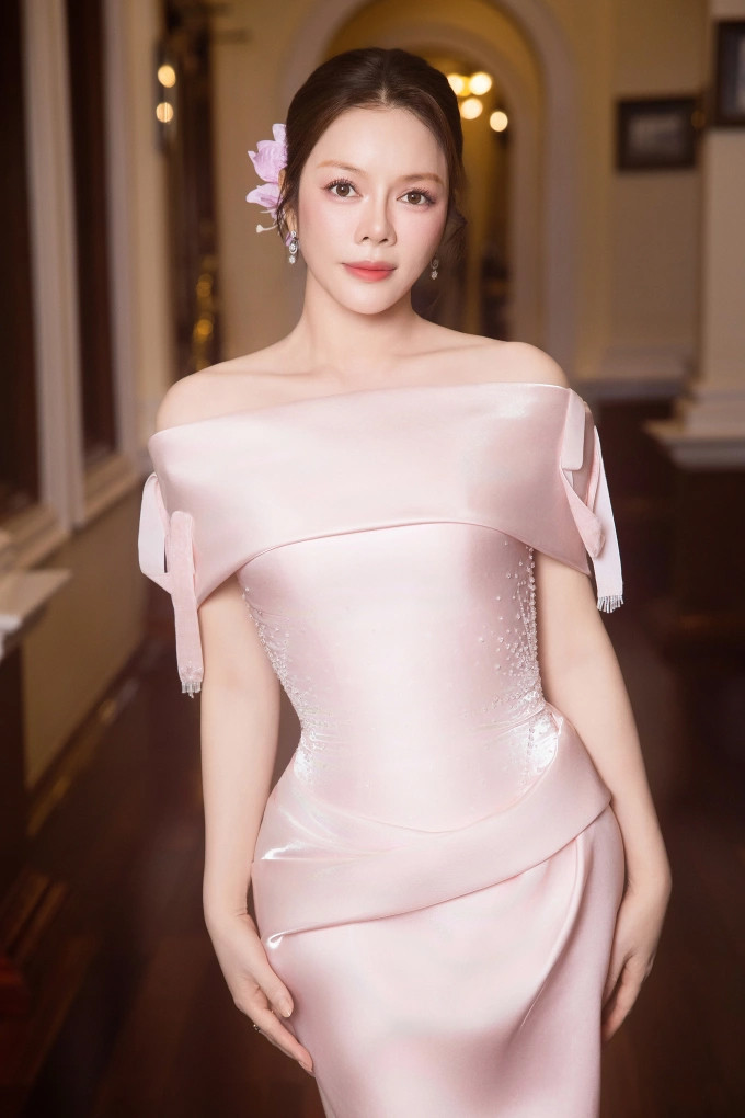 Nữ diễn viên dự Cannes nhiều bậc nhất showbiz Việt: Chi 50 tỷ và mang 43 bộ váy đi thảm đỏ插图 Nữ diễn viên dự Cannes nhiều bậc nhất showbiz Việt: Chi 50 tỷ và mang 43 bộ váy đi thảm đỏ- Ảnh 1.