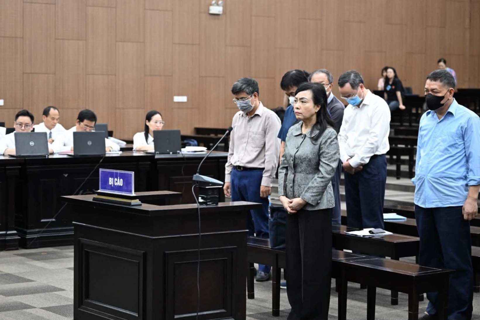 Vì sao cựu Bộ trưởng Y tế Nguyễn Thị Kim Tiến được áp dụng biện pháp bảo lĩnh?插图 Cựu Bộ trưởng Y tế Nguyễn Thị Kim Tiến bất ngờ từ chối 2 luật sư bào chữa
