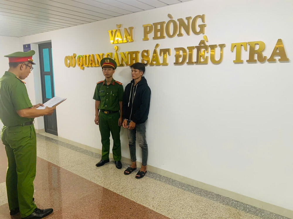 Bắt tạm giam đối tượng giao cấu với bé gái 14 tuổi - Ảnh 1.