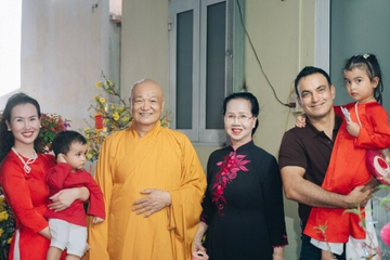 Nữ ca sĩ 'cả nước biết tên': Cha xuất gia, 2 con ăn chay từ trong bụng mẹ, hạnh phúc viên mãn bên chồng Tây