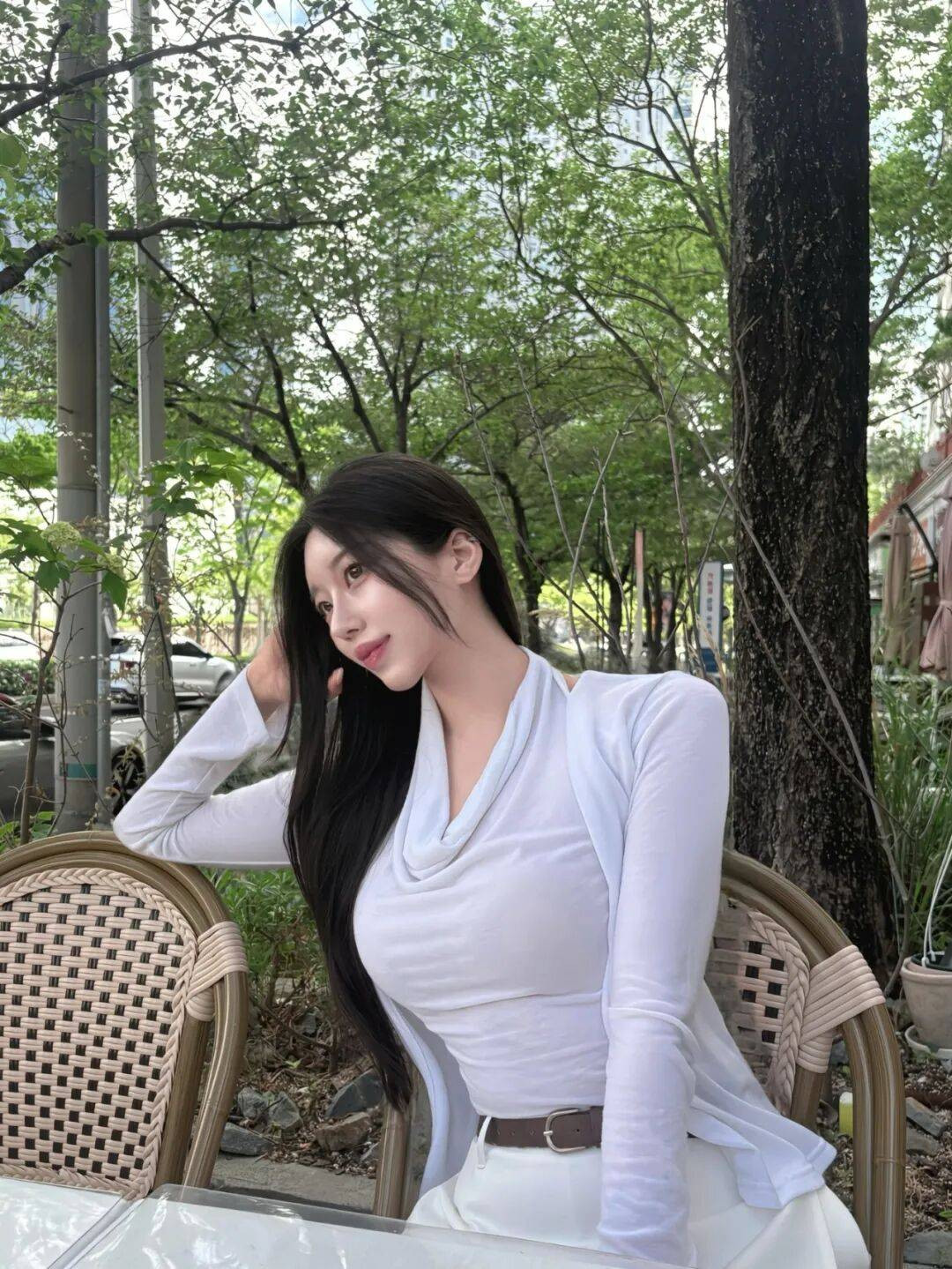 Biểu tượng 'mình hạc xương mai' bị lung lay bởi hot girl sở hữu dáng quả lê tuyệt mỹ đến từ Hàn Quốc插图2 文章配图-1