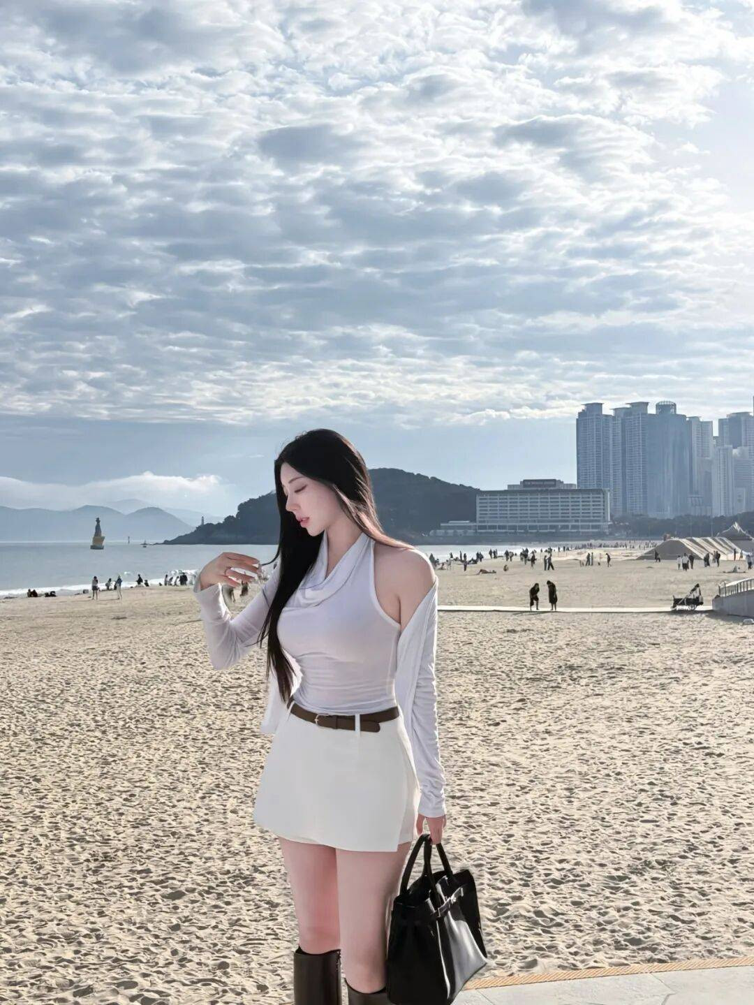 Biểu tượng 'mình hạc xương mai' bị lung lay bởi hot girl sở hữu dáng quả lê tuyệt mỹ đến từ Hàn Quốc插图4 文章配图-5