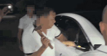 Clip 'bố mẹ bỏ quên con trên ô tô' gây phẫn nộ: Người trong cuộc lên tiếng