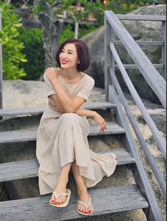 'Cô thư ký xinh đẹp' nổi đình đám một thời: Lấy chống đại gia, sống trong biệt thự 200 tỷ插图 screenshot-1779673488-1779673508.png