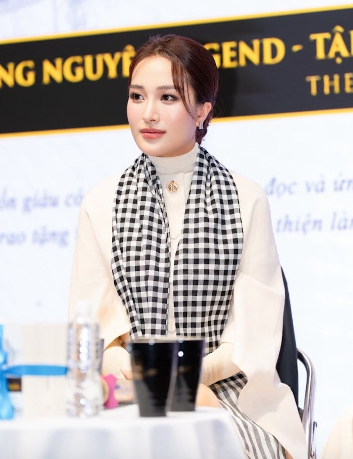 Võ Cao Kỳ Duyên tích cực tham gia các dự án cộng đồng.