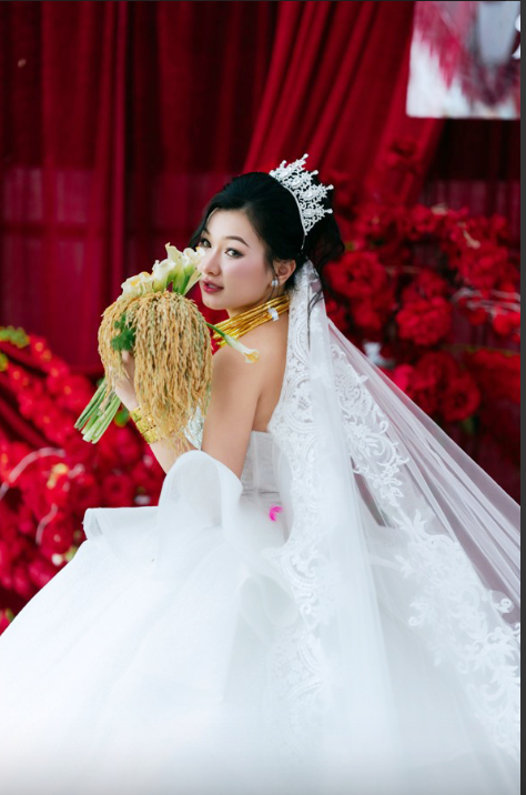 Bó hoa cưới 'tổ chim' độc lạ nhất mạng xã hội của một nhiếp ảnh gia nổi tiếng gây tranh cãi插图6 screenshot-1779709159-1779709248.png