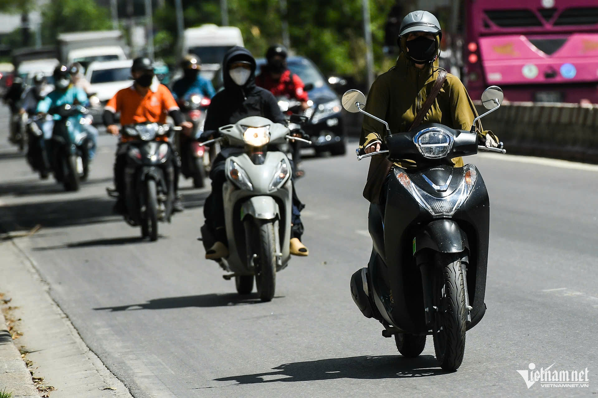 W-nang nong hanoi thoi tiet 16.jpg