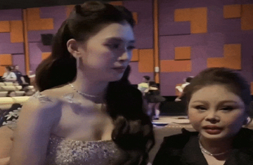 Lộ clip Lê Giang sượng trân vì bị mời ra khỏi rạp khi đang chụp hình với Tiểu Vy