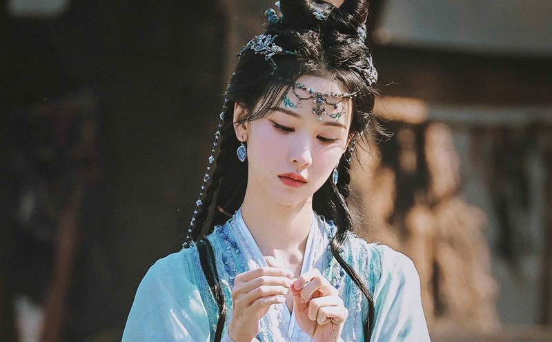 Kiều Sở là dự án cổ trang quyền mưu do Trần Đô Linh và Chu Dực Nhiên đóng chính.